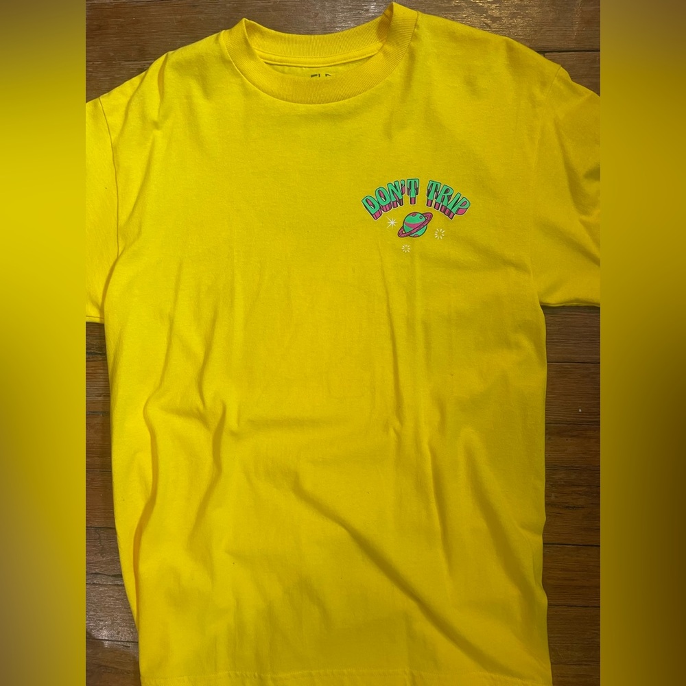 ‘Don’t Trip’ Medium T-SHIRT UV Reactive, Yellow, Medium